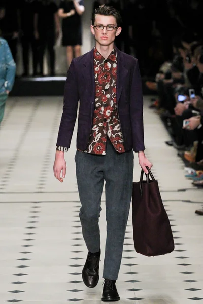 Look 14